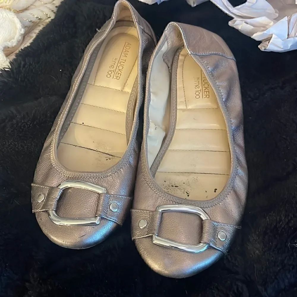 Nellie sz 9m adam tucker by me too flat/shoe
Metallic bronze